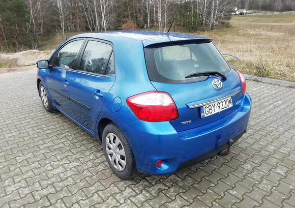 Toyota Auris cena 16667 przebieg: 225000, rok produkcji 2010 z Miastko małe 529